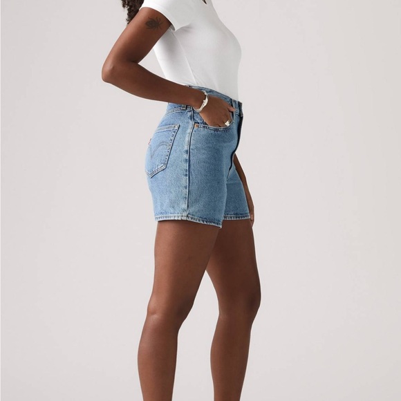 Levi’s Cinch Mid-Thigh Women's Shorts Light Blue Jean Shorts - Picture 3 of 10